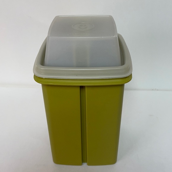 Vintage Tupperware pickle keeper container - Picture 1 of 9